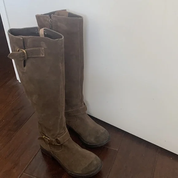 Suede boots - Picture 3 of 5